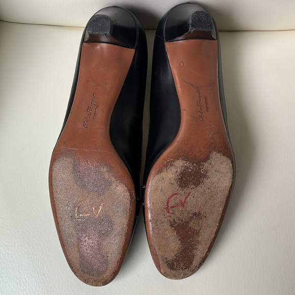 Salvatore Ferragamo Black Leather Pumpd - Picture 11 of 11